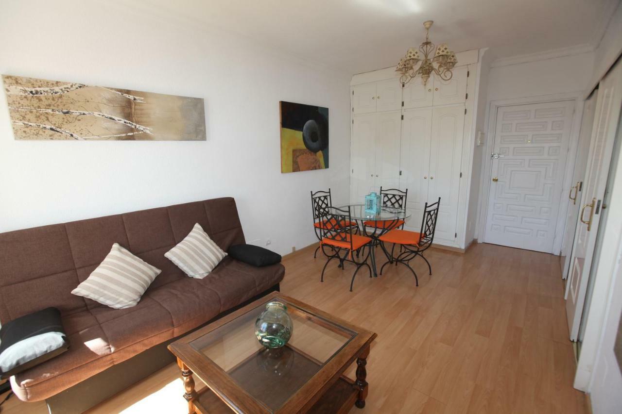 Apartamento Amueblado Estepona-Marbella Un Dormitorio, 2 Camas, Sofa Cama Salon, A 1 Km Playa, Cortas Temporadas. Luaran gambar
